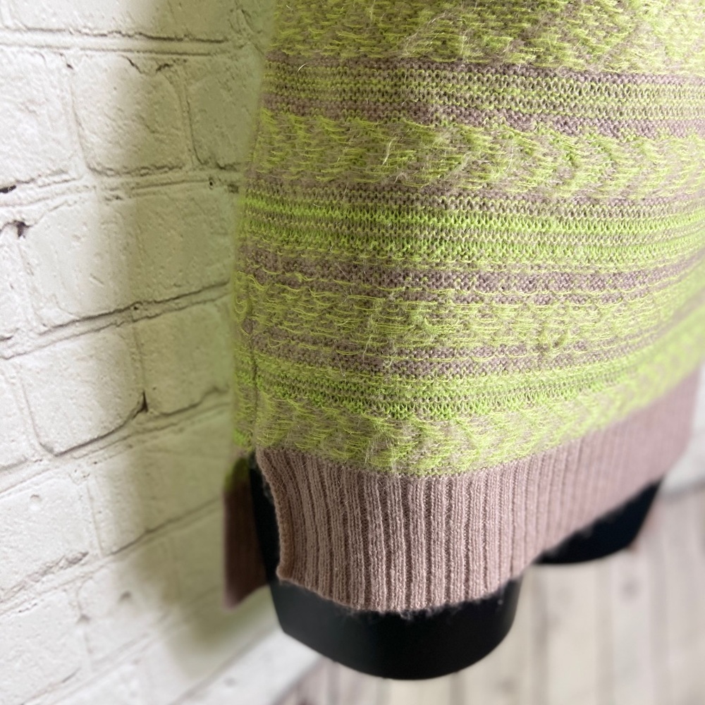American Eagle Sweater - Picture 6 of 6